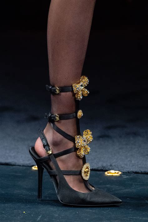 versace shoes 2019